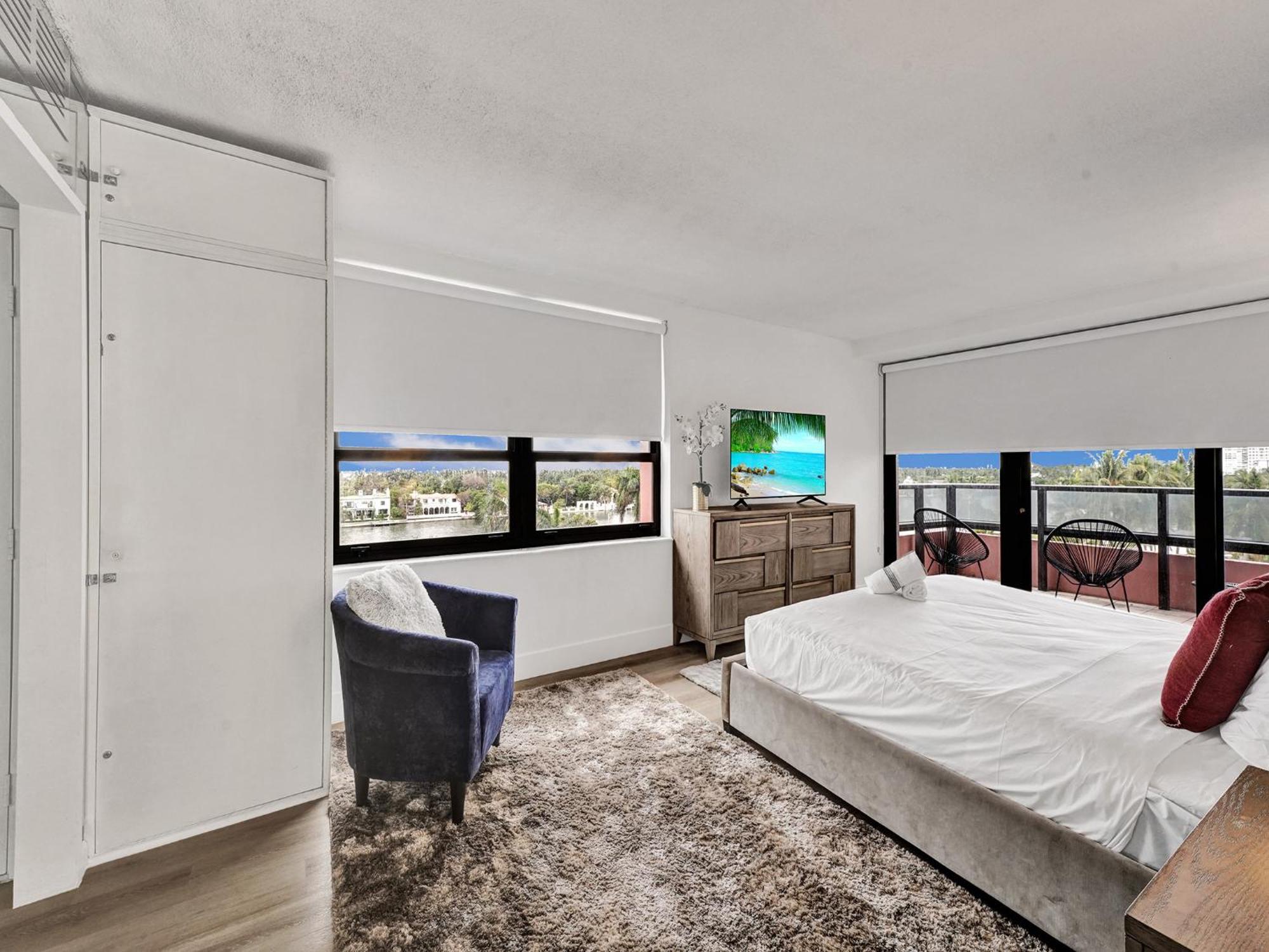 Huge 2bd Miami With Service -720 Apartment